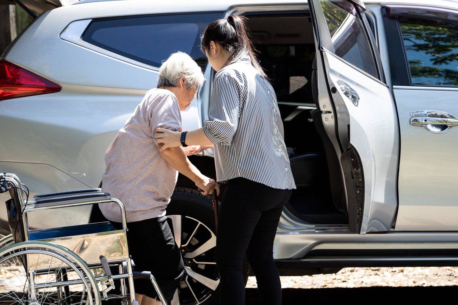 Top Benefits of Using Medical Transportation Services in Richmond, TX for Seniors and Patients