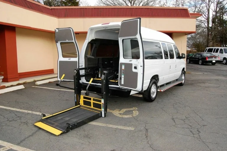 How Scheduled Medical Transportation in Houston Helps Patients Stay on Track